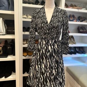 Diane Von Furstenberg Black and White Print Long Sleeve Dress Sz 8